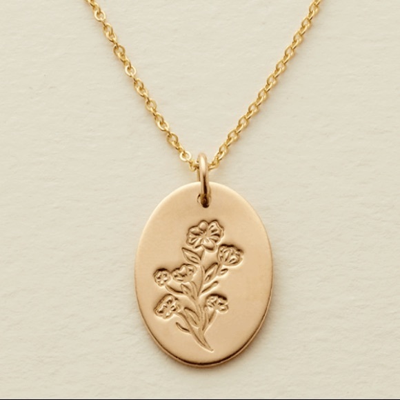 Bohemian Floral Family Minimalist Gold Necklace - Picture 12 of 16